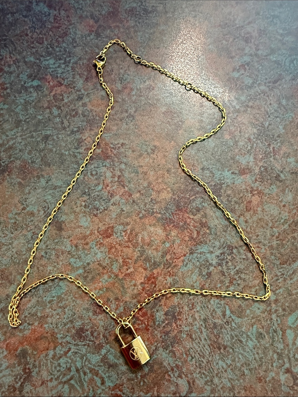LV Gold Padlock Fashion Pendant Necklace